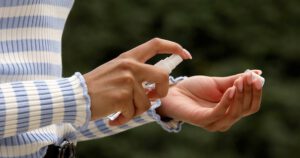 picaduras de medusa y mosquitos: guía práctica para actuar rápido y sin errores